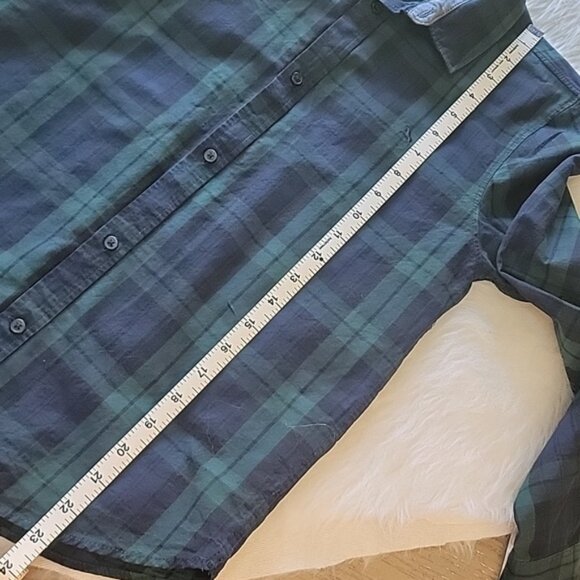 H&M **3 for $20 item** Blue Green Tartan Plaid Holiday Button Down Dress Shirt - Picture 6 of 6